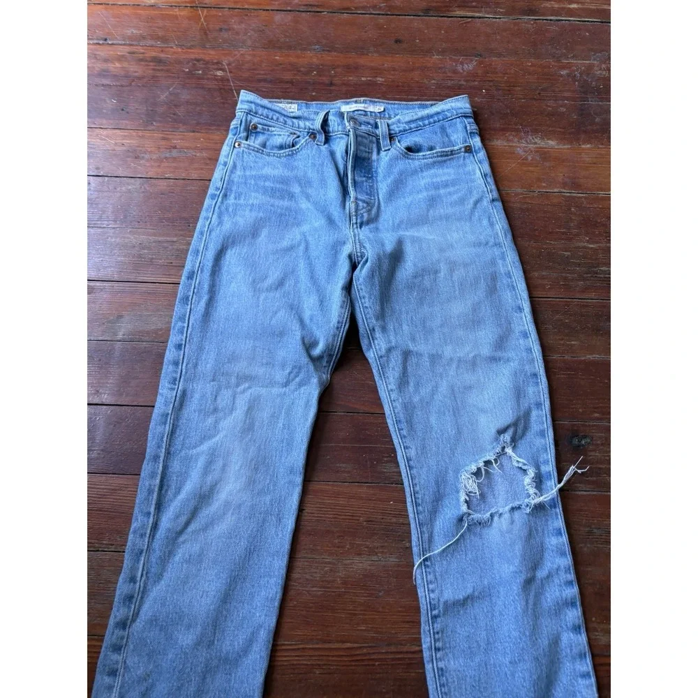 Levi's Jeans Women's‎ 26 Blue Wedgie Straight Light Denim Premium Button